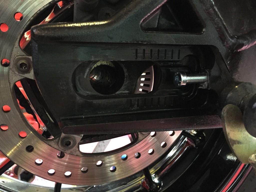 Fitting LighTech chain adjusters